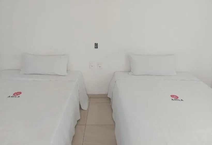Standard Kolmen Hengen Huone, El Ancla