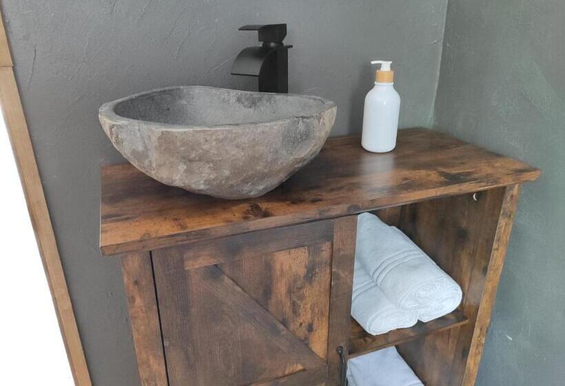 プールビュースタンダードルーム, Villa Occitana