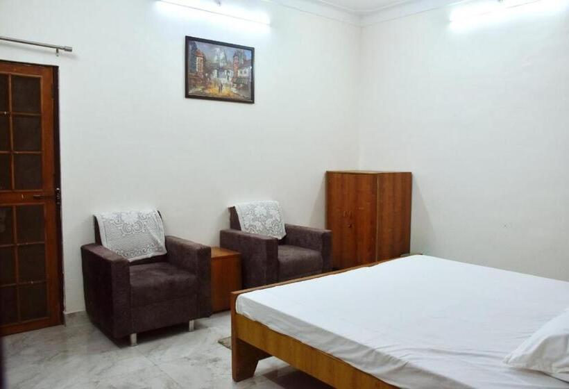 Deluxe-huone, Krishnam Guest House