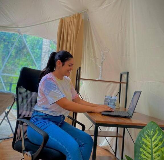 جناح مزود بتراس, Rivel   Restaurant & Nature Retreat