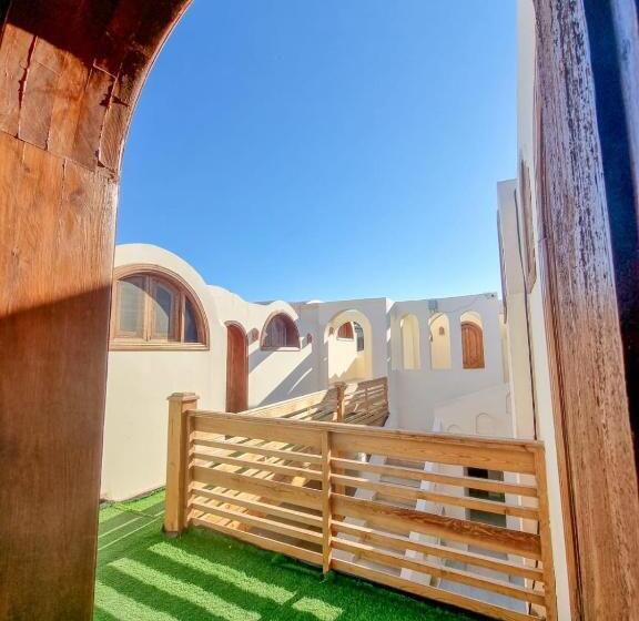 اتاق لوکس سه تخته, Coral Reefs Hotel Dahab