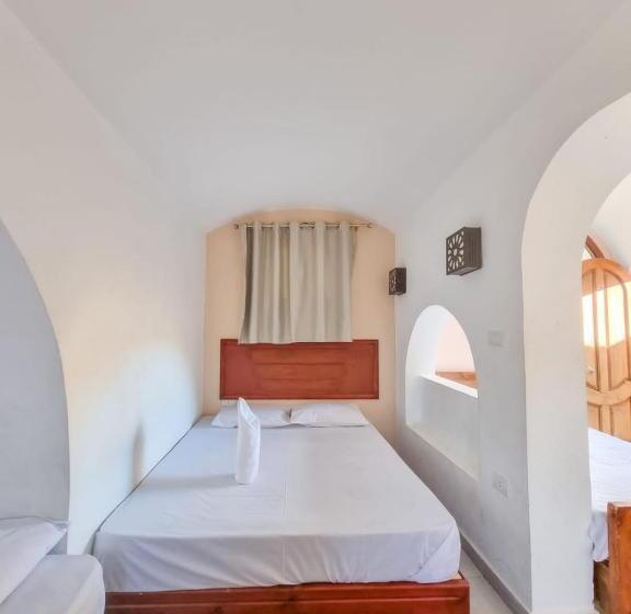 اتاق لوکس سه تخته, Coral Reefs Hotel Dahab