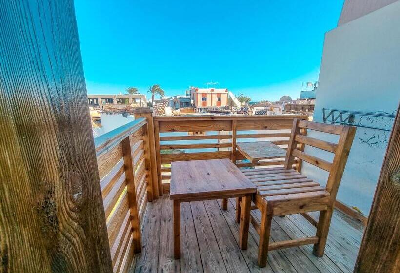 اتاق لوکس سه تخته, Coral Reefs Hotel Dahab