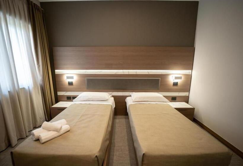 스탠다드 룸, Building