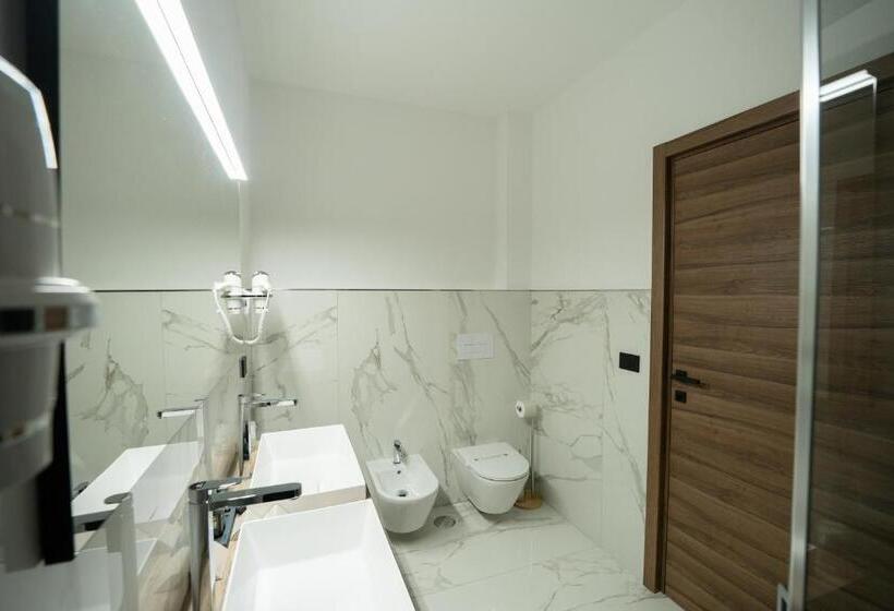 이그제큐티브 스위트, Building