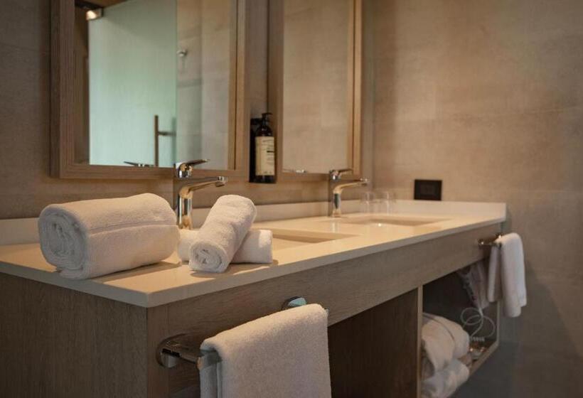 جناح سرير كينج, Ohana Rapa Nui