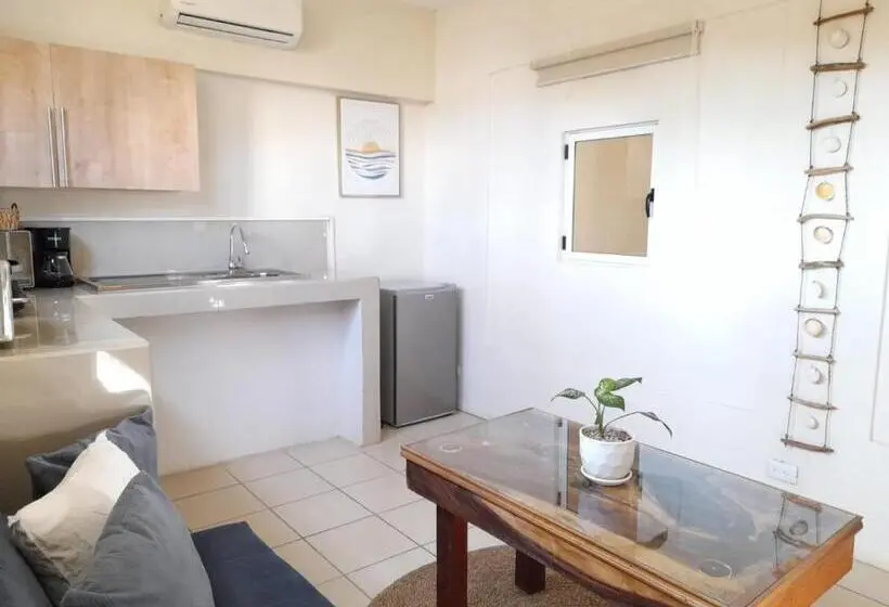 デラックススタジオ, Zulu Surf Hotel Tamarindo