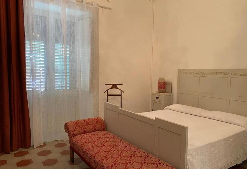 اتاق کلاسیک سه تخته, Biancas