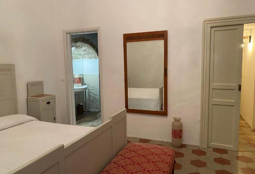 اتاق کلاسیک سه تخته, Biancas