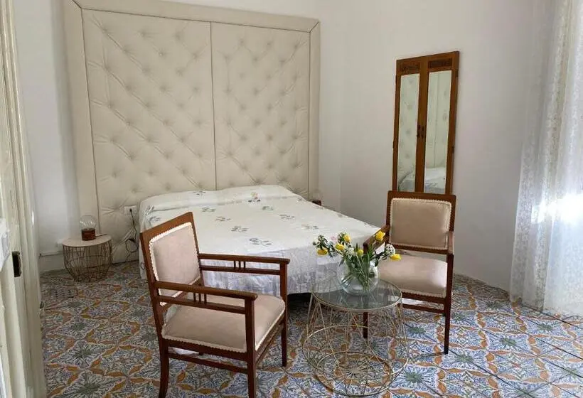 اتاق سوپریور, Biancas