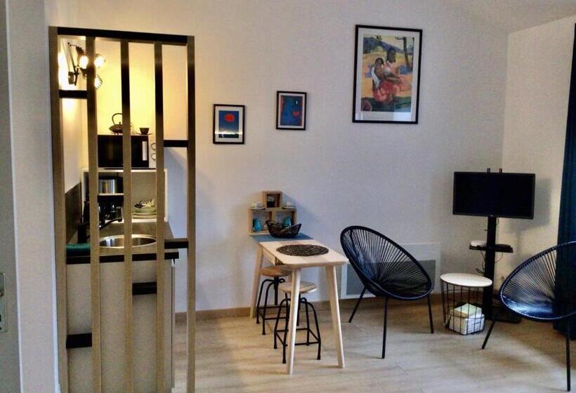 Номер Стандарт, La Foulonnière De Neuville