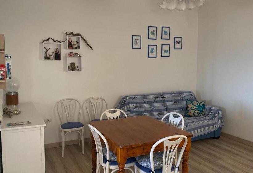 דירה בת חדר שינה 1 עם מרפסת, La Torre Dei Colombo