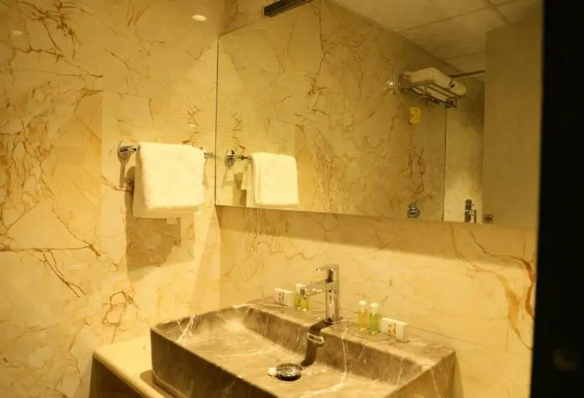 デラックスルーム, Rich Hotel Mumbai
