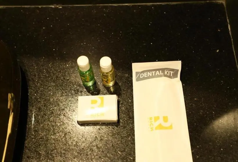 デラックストリプルルーム, Rich Hotel Mumbai