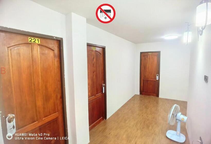 חדר סטנדרט חדר אמבטיה משותף, Yyk Hostel 24h