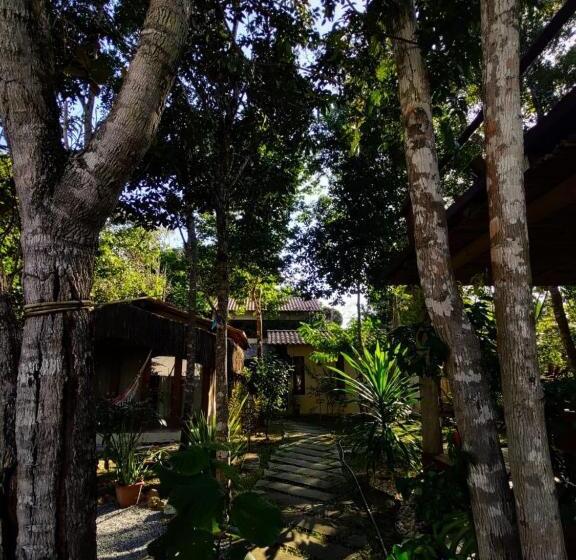 بانگلوی استاندارد, 4 Elementos Guest House