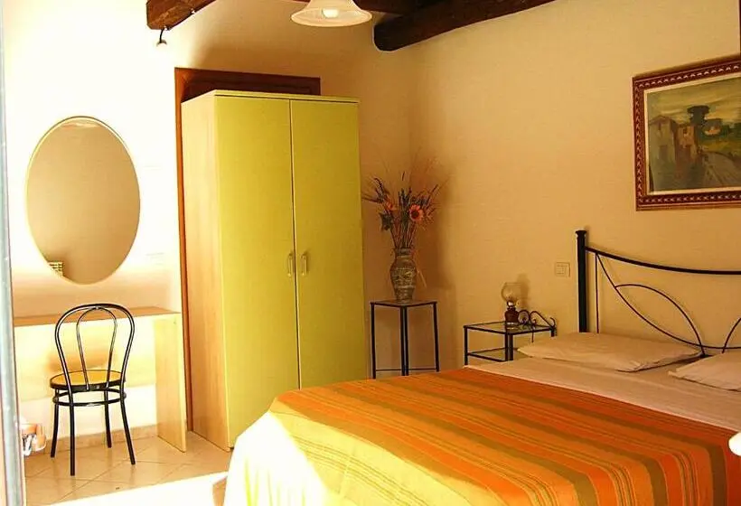 Standard Kolmen Hengen Huone, Agriturismo La Valle Dell Albegna