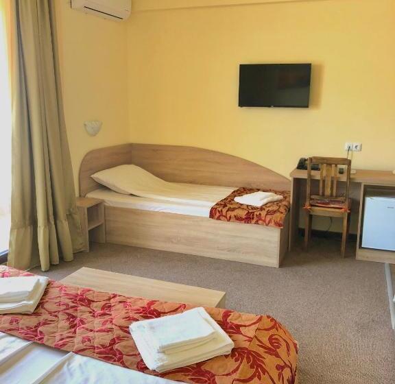 Quarto Triplo Estandar com Sacada, Maria Garden
