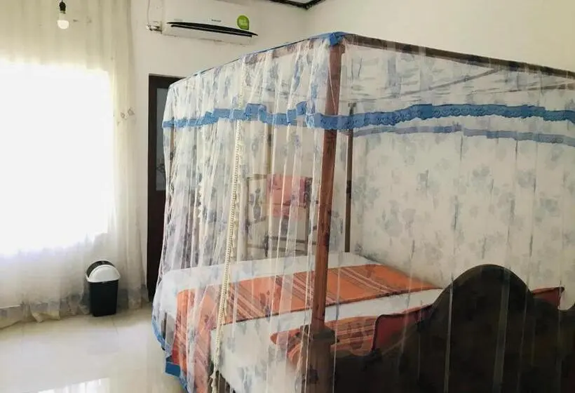 Quarto Economy, Charitha Rest