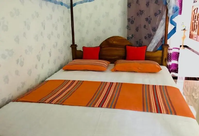 Quarto deluxe, Charitha Rest