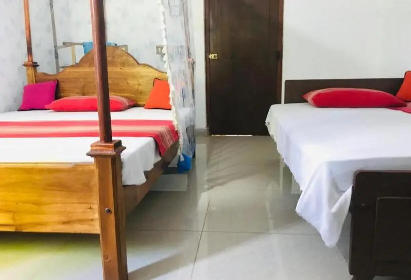 Quarto Familiar, Charitha Rest