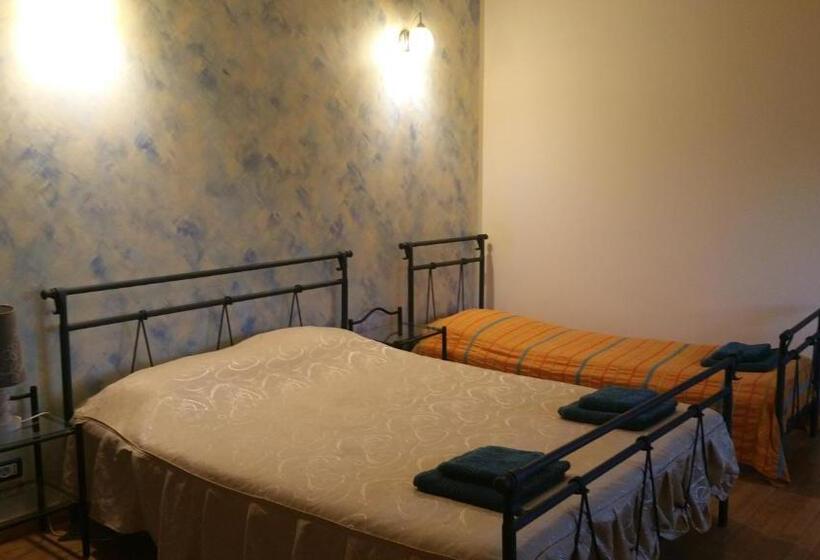 高级三人间, Cristalex Villaverde Bucharest