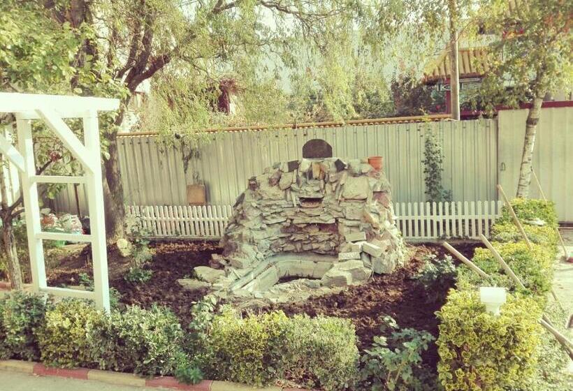 高级三人间, Cristalex Villaverde Bucharest