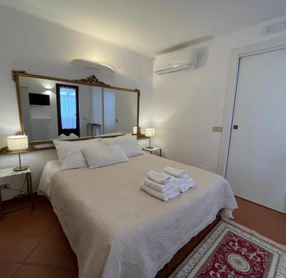 Номер Стандарт с Гидромассажем, Dimora Bellini Apartment And Rooms