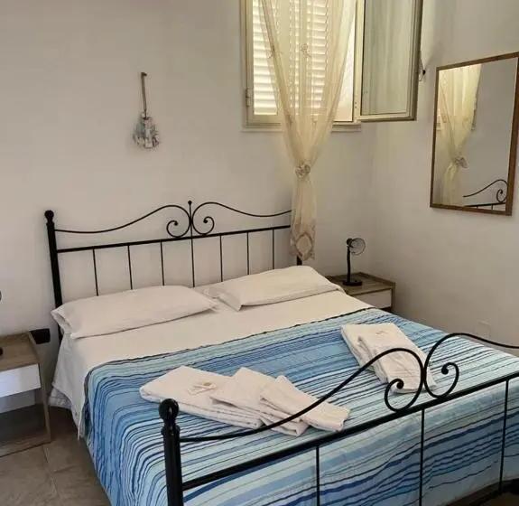 استودیوی لوکس, Residence La Conchiglia
