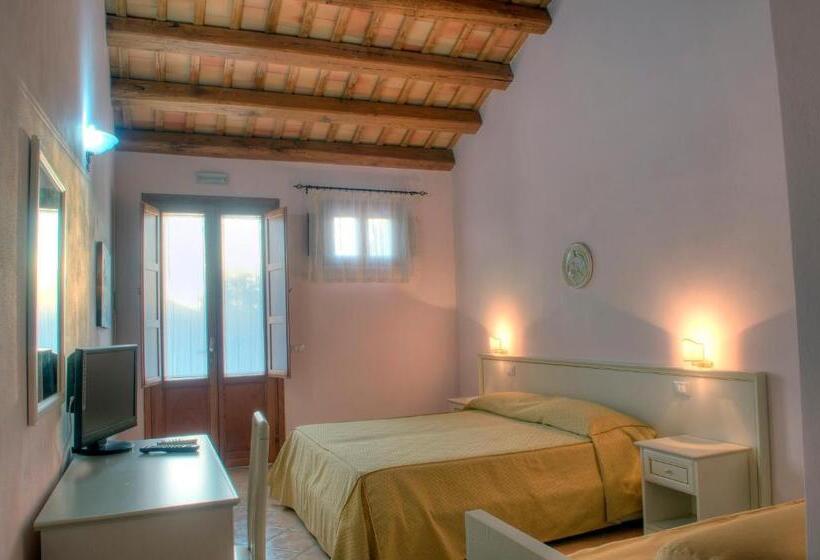 标准三人间, Baglio Antico