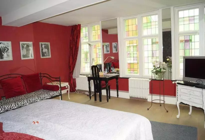 スイート, B&b Next Door