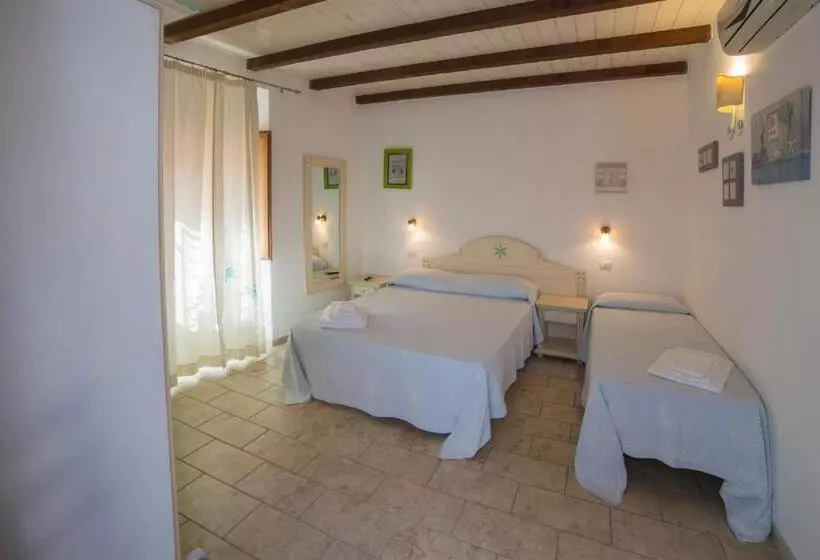 スタンダードトリプルルーム, Olbia Domus Inn