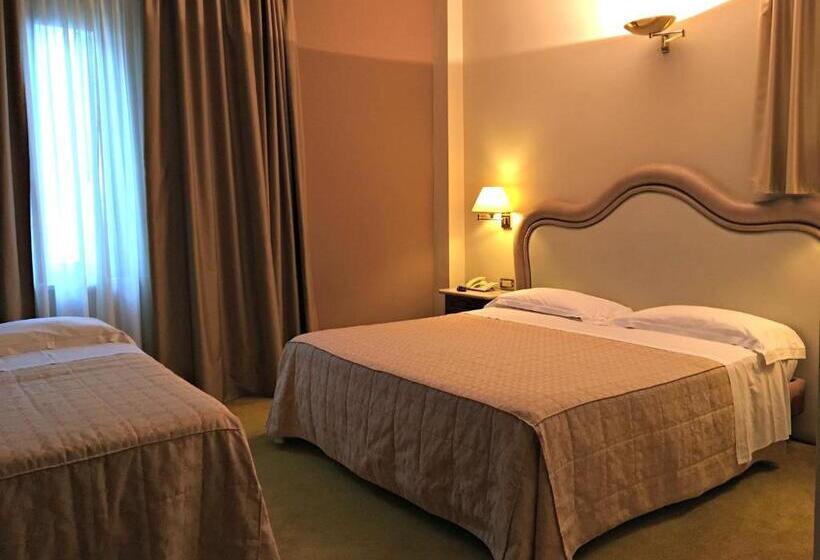 חדר משפחתי, Guglielmotel