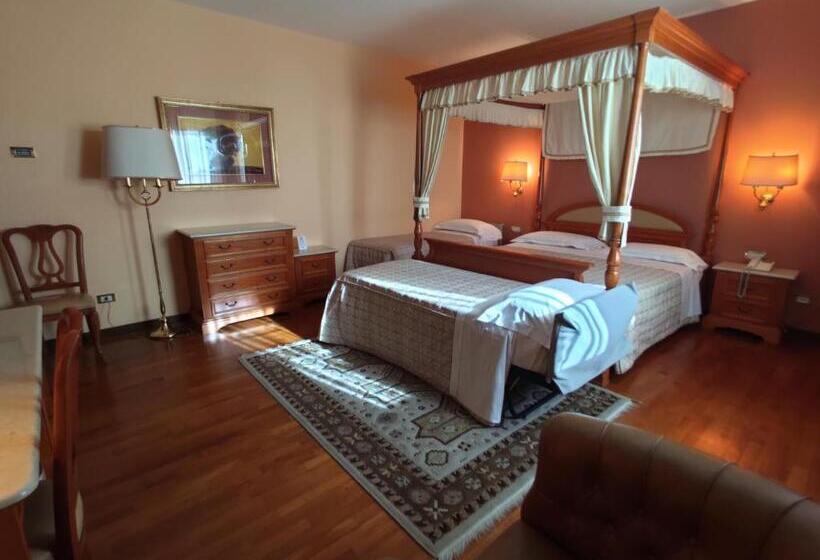 חדר משפחתי, Guglielmotel