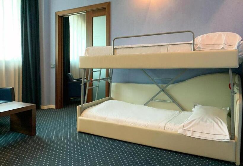 חדר משפחתי, Guglielmotel