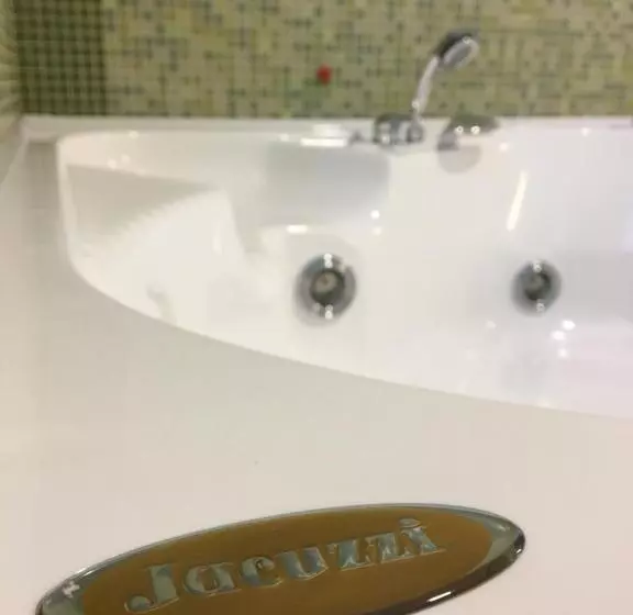 デラックスルーム, Guglielmotel