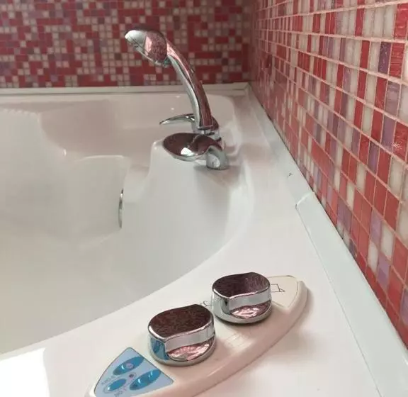 デラックスルーム, Guglielmotel