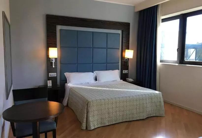 デラックスルーム, Guglielmotel