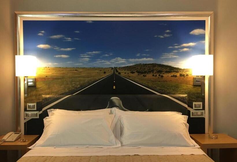 סוויטה עם ג'קוזי, Guglielmotel