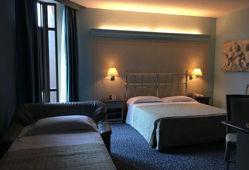 חדר סטנדרט לשלושה, Guglielmotel