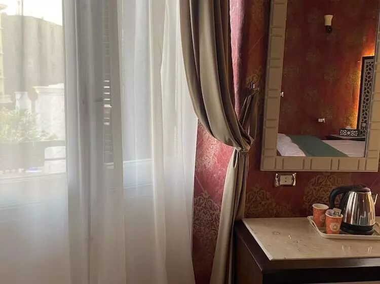 اتاق لوکس چهار تخته, Cairo Inn