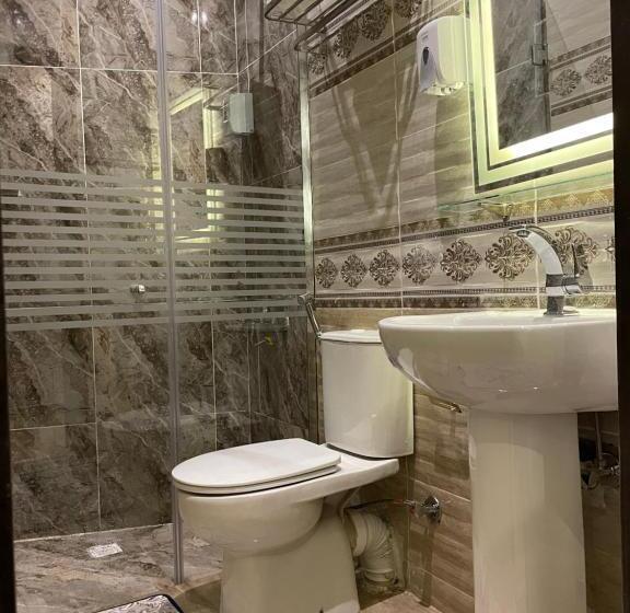 اتاق لوکس چهار تخته, Cairo Inn
