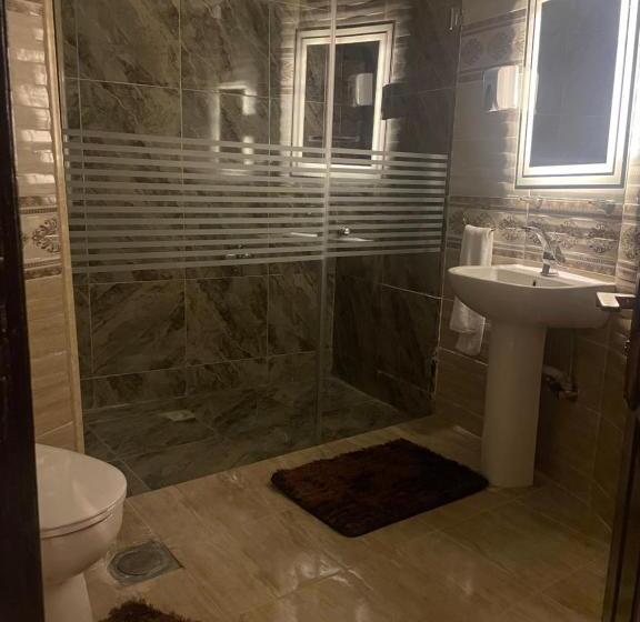 اتاق لوکس سه تخته, Cairo Inn