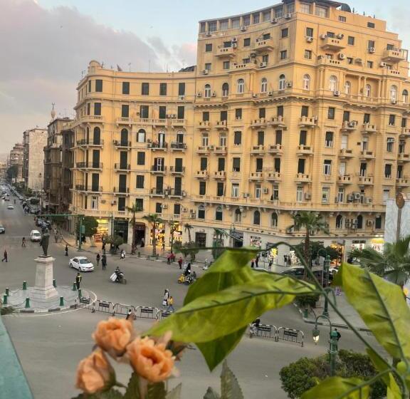 اتاق لوکس سه تخته, Cairo Inn
