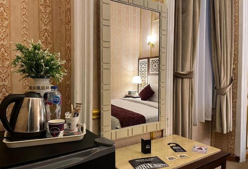 اتاق لوکس با بالکن, Cairo Inn