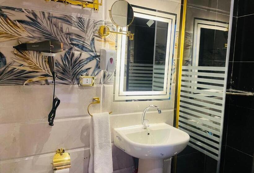 1 Bedroom Penthouse Apartment, Cairo Inn