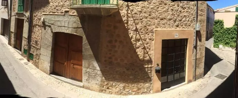اتاق اکونومی, Ca'l Bisbe