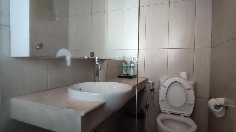 Quarto Familiar, Liberta Hotel Kemang