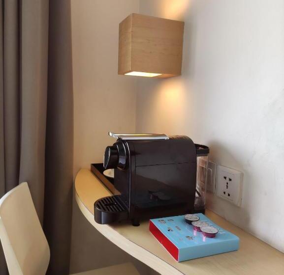 Quarto Estandar, Liberta Hotel Kemang