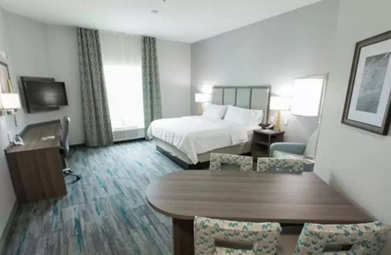 Standard Triple Room with Terrace, Mas De Calabrun